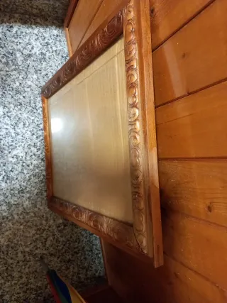 Marco antiguo de madera tallada