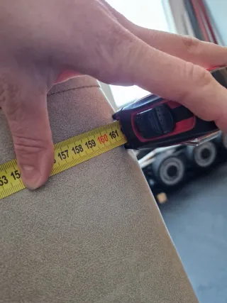 Cabecero de cama tapizado gris hasta en suelo