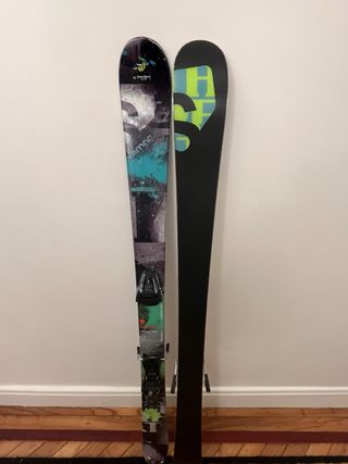 Sci Salomon Threat 151 con attacchi