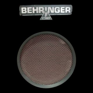 AMPLIFICADOR DE BAJO BEHRINGER BX108 + CABLE