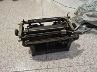 Máquina de escribir Underwood antigua