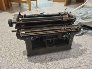 Máquina de escribir Underwood antigua