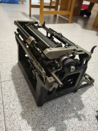 Máquina de escribir Underwood antigua