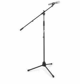 Soporte de pie para micrófono con brazo.