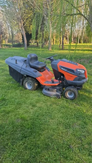 Husqvarna TC 242T 2021