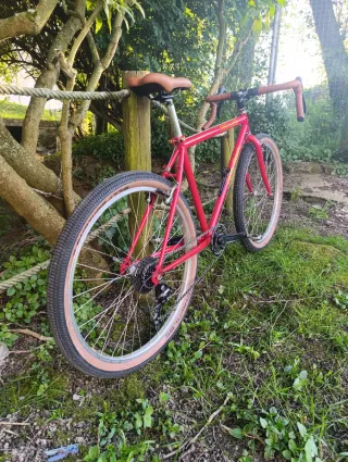 Bicicleta Specialized Hardrock Gravel Restomod