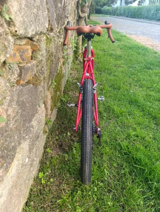 Bicicleta Specialized Hardrock Gravel Restomod