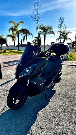 Kymco K-XCT 300i Negra