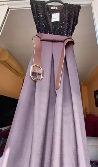 Vestido marrón elegante para ocasiones especiales