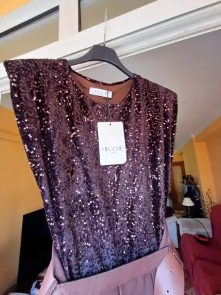 Vestido marrón elegante para ocasiones especiales