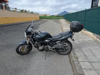 Suzuki Bandit Negra