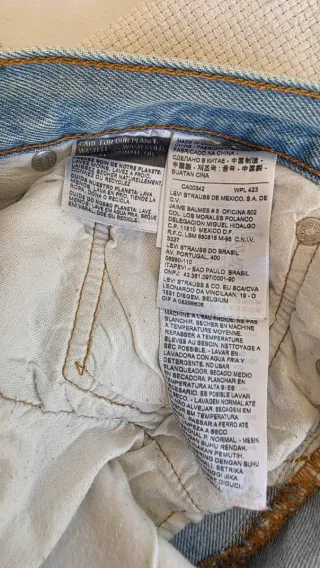 Pantalón Levi original Poco uso, nada desgastados