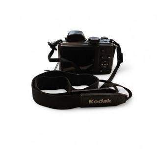 CAMARA DIGITAL KODAK PIXPRO AZ425 CON CABLE DE CARGA