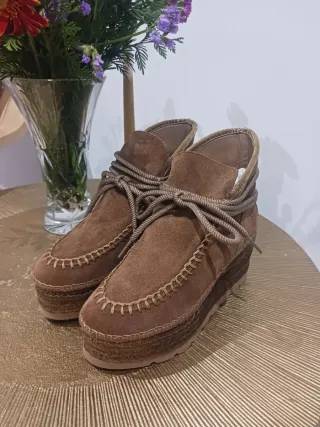 Botines bajos marrón cuero