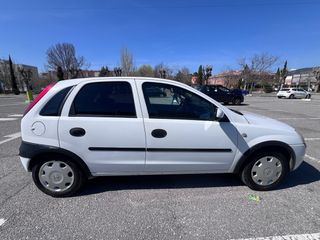 Se vende Opel corsa 1.2 gasolina 2001