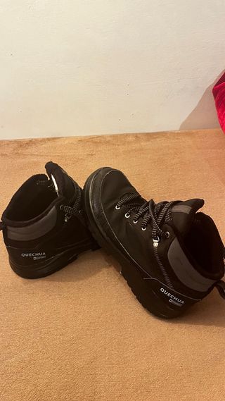 Botas de montaña Quechua negras