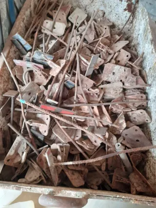 Cangrejos para chapas de encofrado. 659115127