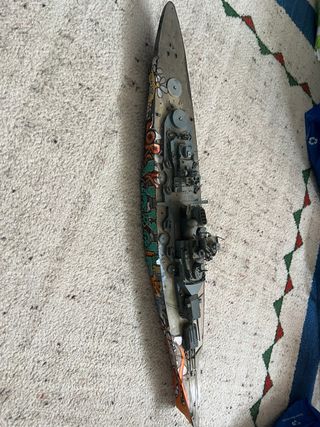 Maqueta de barco decorada