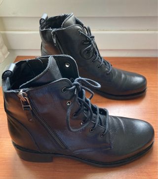 Botines negros T. 39