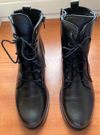 Botines negros T. 39