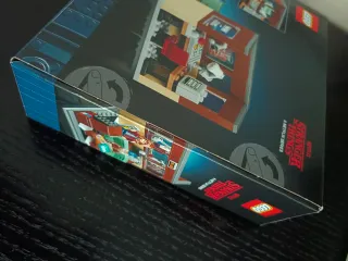 LEGO Stranger Things The Squawk Radio Station 4089