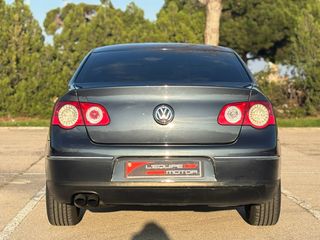 Volkswagen Passat 2.0 TDI o40CV DSG 2007