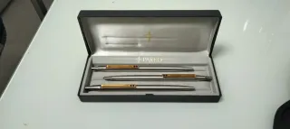 Elegante astuccio con penne Parker e portaminas