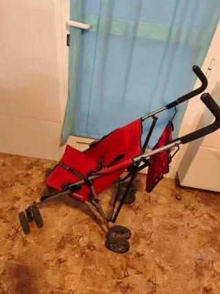 Silla de paseo roja