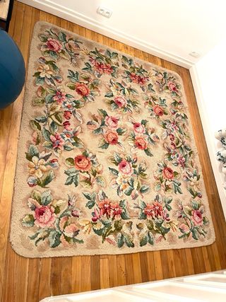 Alfombra de lana antigua