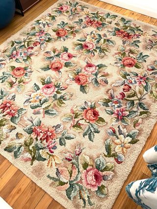 Alfombra de lana antigua