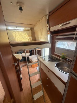 Autocaravana Cama Isla y Basculante