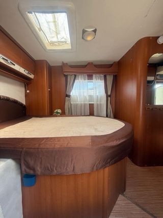 Autocaravana Cama Isla y Basculante