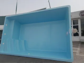 Piscinas de poliéster azul y blanco