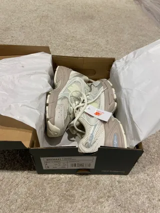 New Balance 530 Beige y Plata