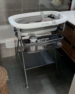 Bañera Bebé Twistshake con Soporte