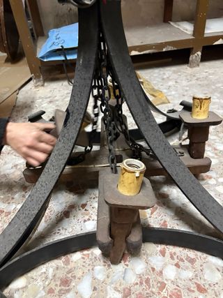 Lámpara colgante rústica de metal y madera