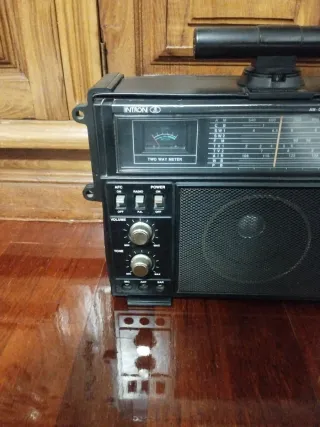 Rádio INTRON MULTIBAND Preto