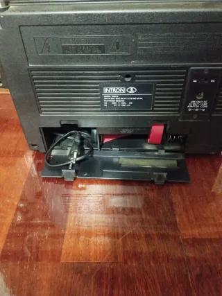 Rádio INTRON MULTIBAND Preto