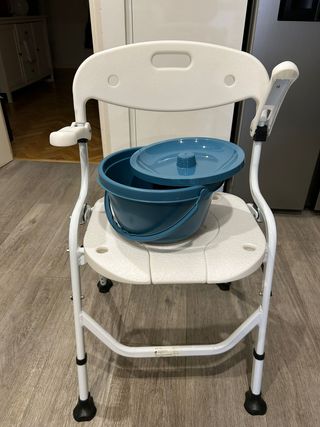Silla ducha plegable con inodoro (WC). Como nueva