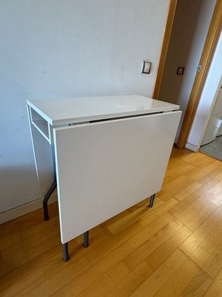 Mesa plegable blanca