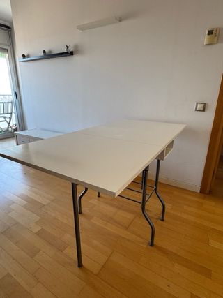 Mesa plegable blanca