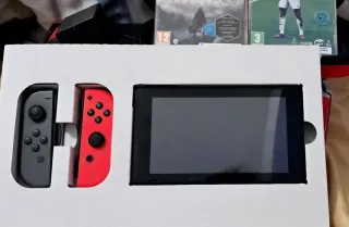 Nintendo Switch Negra y Roja