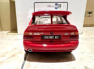 Ford Escort RS Cosworth rojo 1:18 Otto