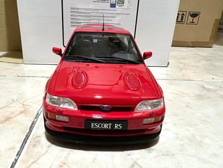 Ford Escort RS Cosworth rojo 1:18 Otto