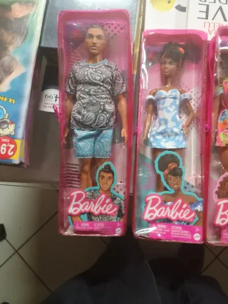 Barbie 4 modelli assortiti