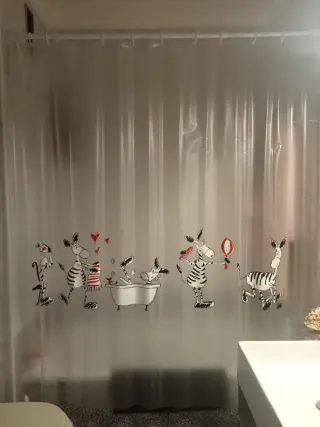 Cortina de ducha para baño con diseño de cebras