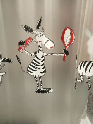 Cortina de ducha para baño con diseño de cebras