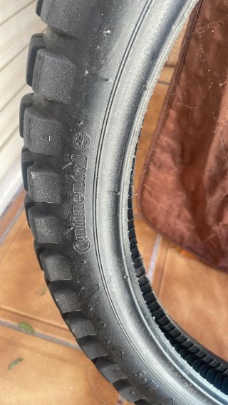 Llantas para moto. Delantera y trasera