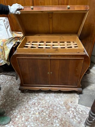 Baúl antiguo de madera