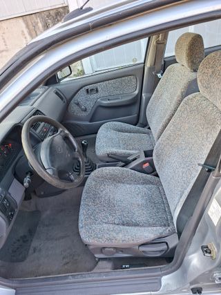 Nissan Almera 1999